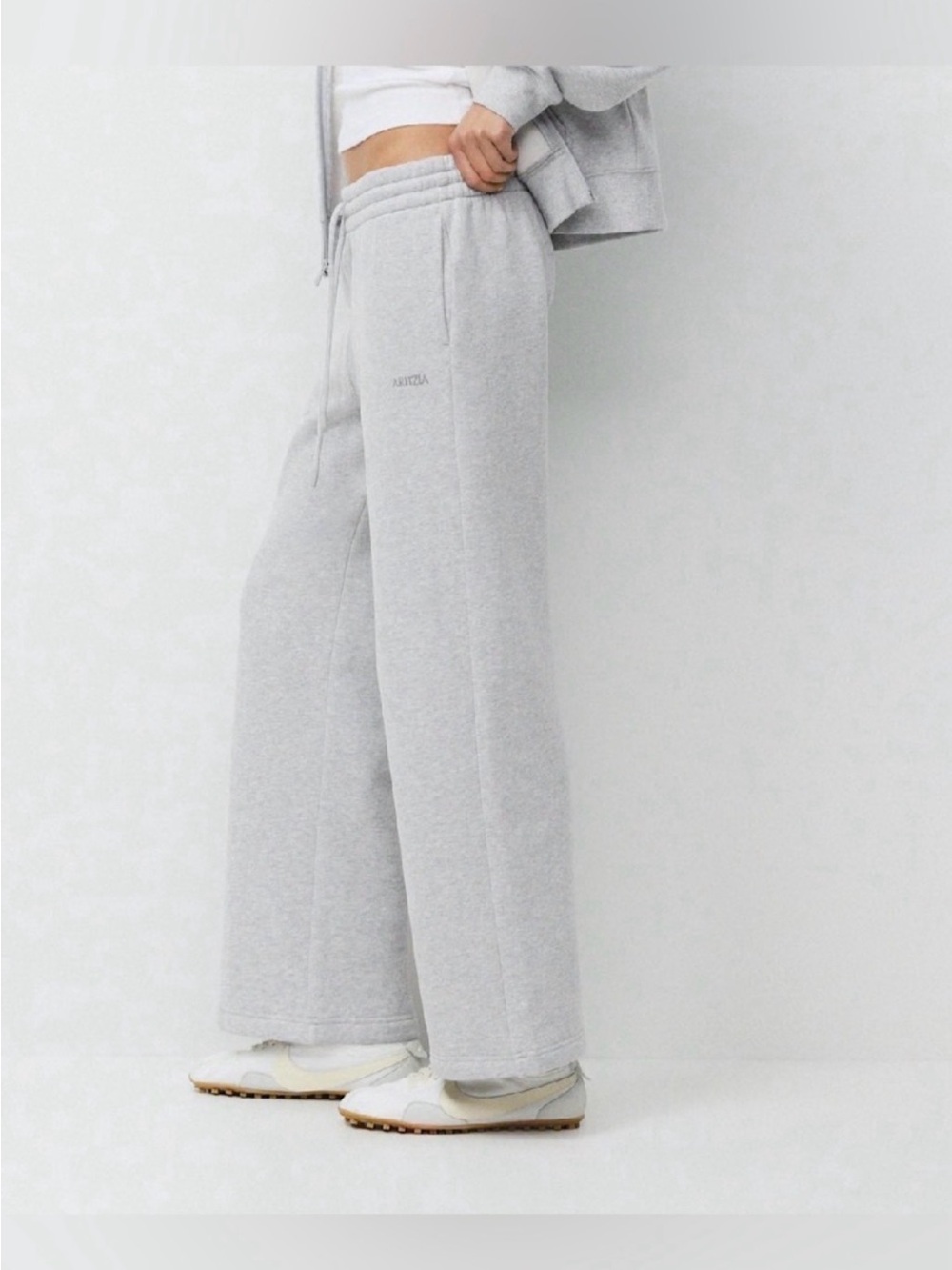 Aritzia Cozy Sweatfleece Perfect fit Sweats Grey wide leg sz small